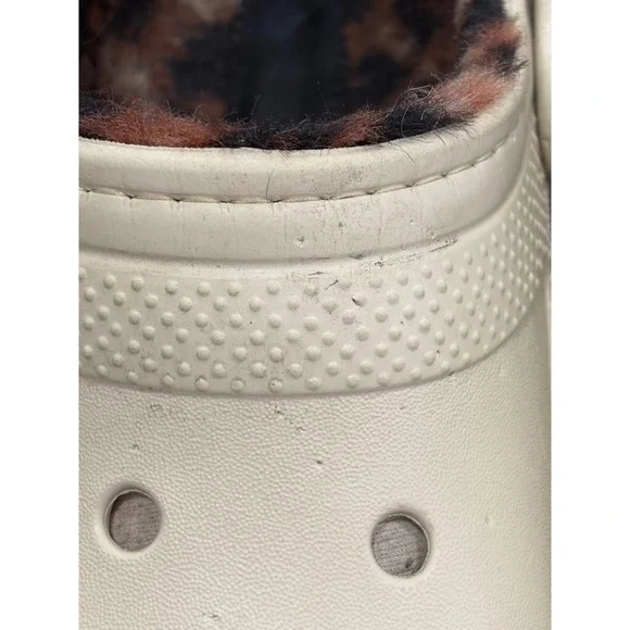 Crocs Classic Clogs Bone Cheetah Fuzz Lined Womens 8 Mens 6 Unisex Slip On - Picture 6 of 8